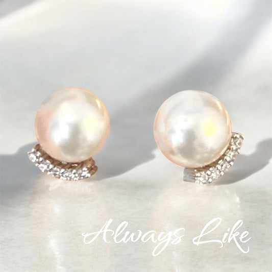 Classic Pearl earrings