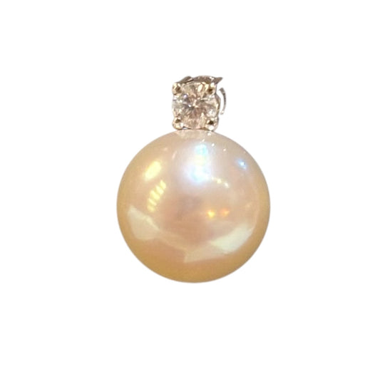 Timeless Pearl Earrings